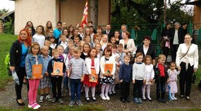 Kép: De nehéz az iskolatáska ... – Iskolakezdés Érsekkétyen