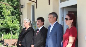 Kép: Tisztán. Szívvel. Megnyitotta kapuját a komáromi Lydia mosoda