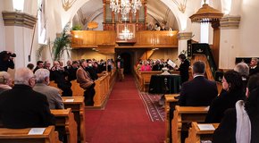 Kép: Pünkösdi istentisztelet Léváról