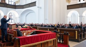 Kép: Díszkiadásban jelent meg a közös Alkotmány, valamint a Jogegységi és alapelvi ajánlás