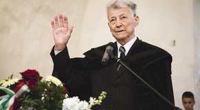 Kép: Smútočné oznámenie