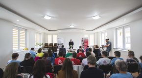 Kép: Hidak épülnek a generációk és az emberek között – Megnyitották a Szeretethidat Királyhelmecen