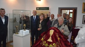 Kép: Kőbe vésve – szívünkbe írva